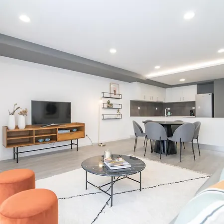 Citadine At Hintze Ribeiro Ponta Delgada