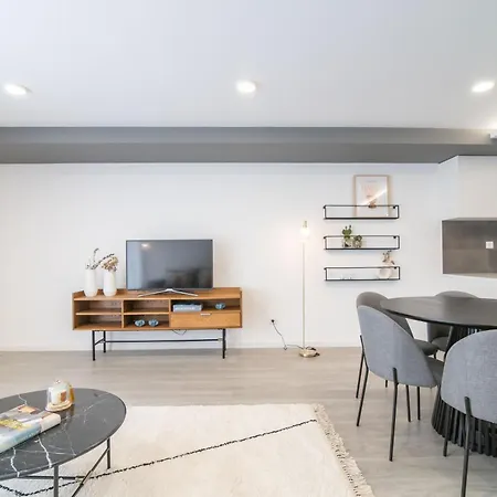 Citadine At Hintze Ribeiro Апартаменты Понта-Делгада