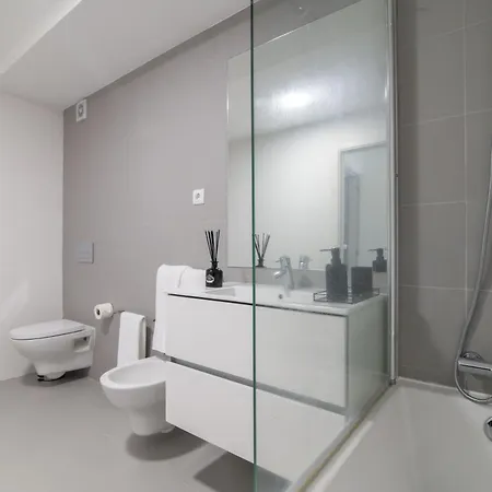 Citadine At Hintze Ribeiro Апартаменты *