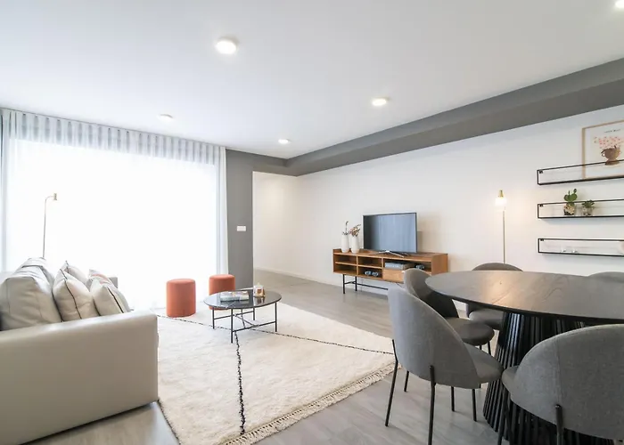 Citadine At Hintze Ribeiro *