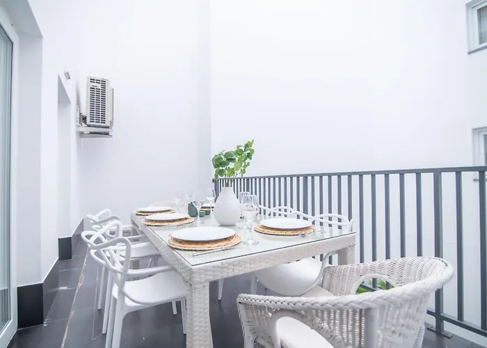 Citadine At Hintze Ribeiro Апартаменты *