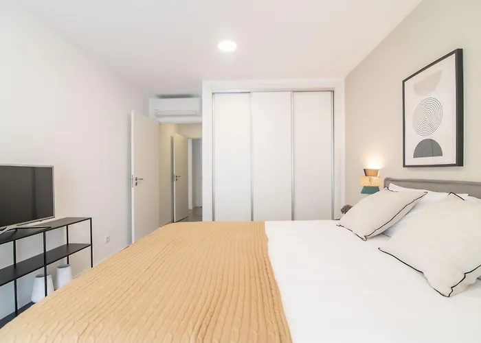 Апартаменты Citadine At Hintze Ribeiro *