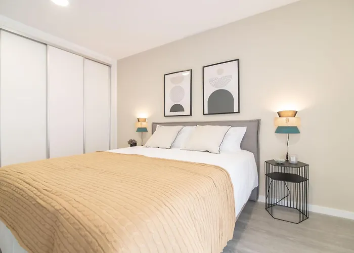 Citadine At Hintze Ribeiro *