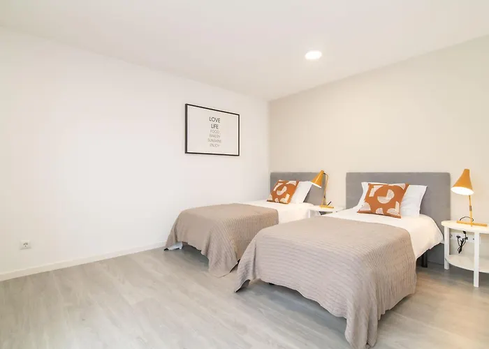 Citadine At Hintze Ribeiro *